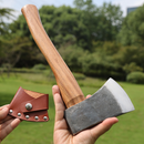 Hacha de guerra duradera con mango de madera