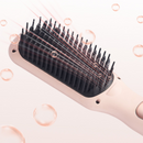 💇‍♀️ 50% dto. Cepillo alisador 2 en 1 con control LCD – alisa, riza y da volumen. Rutina de peinado rápida y sin tirones! ✨🔥