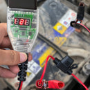 🔋 50% dto. Conector OBD II salvamemorias – suministro ininterrumpido, pantalla de voltaje y protección contra polaridad inversa. ¡Cambia la batería sin perder configuraciones! ✨🛡️